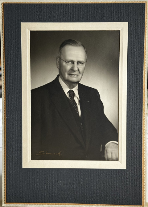 Complete coronation set 1953 – medal, palace letter, case and period sun compass - 13