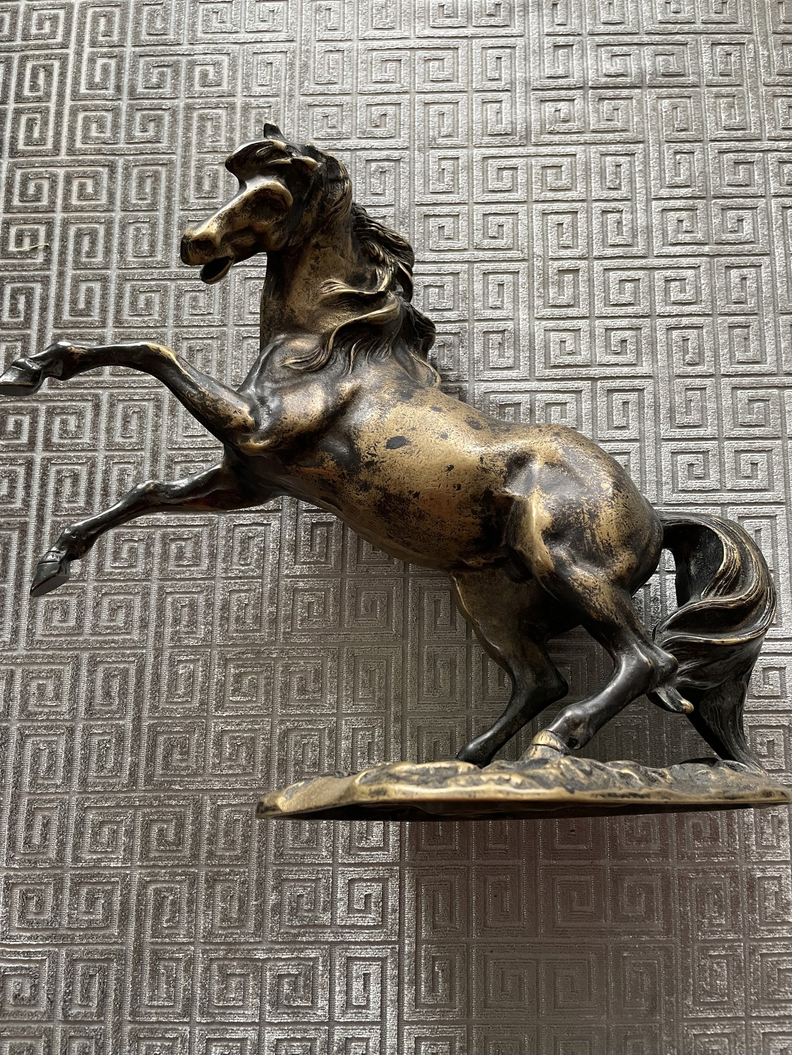 Beautiful bronze horse statue from the workshop of F.C. Woerffel, marked, turn of the 19th-20th century