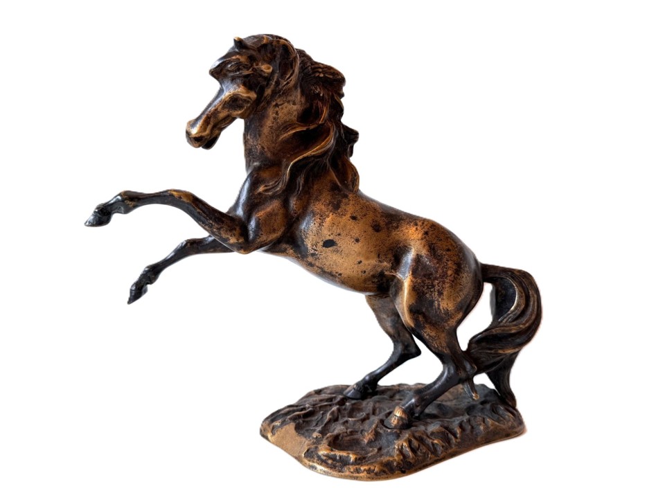 Beautiful bronze horse statue from the workshop of F.C. Woerffel, marked, turn of the 19th-20th century